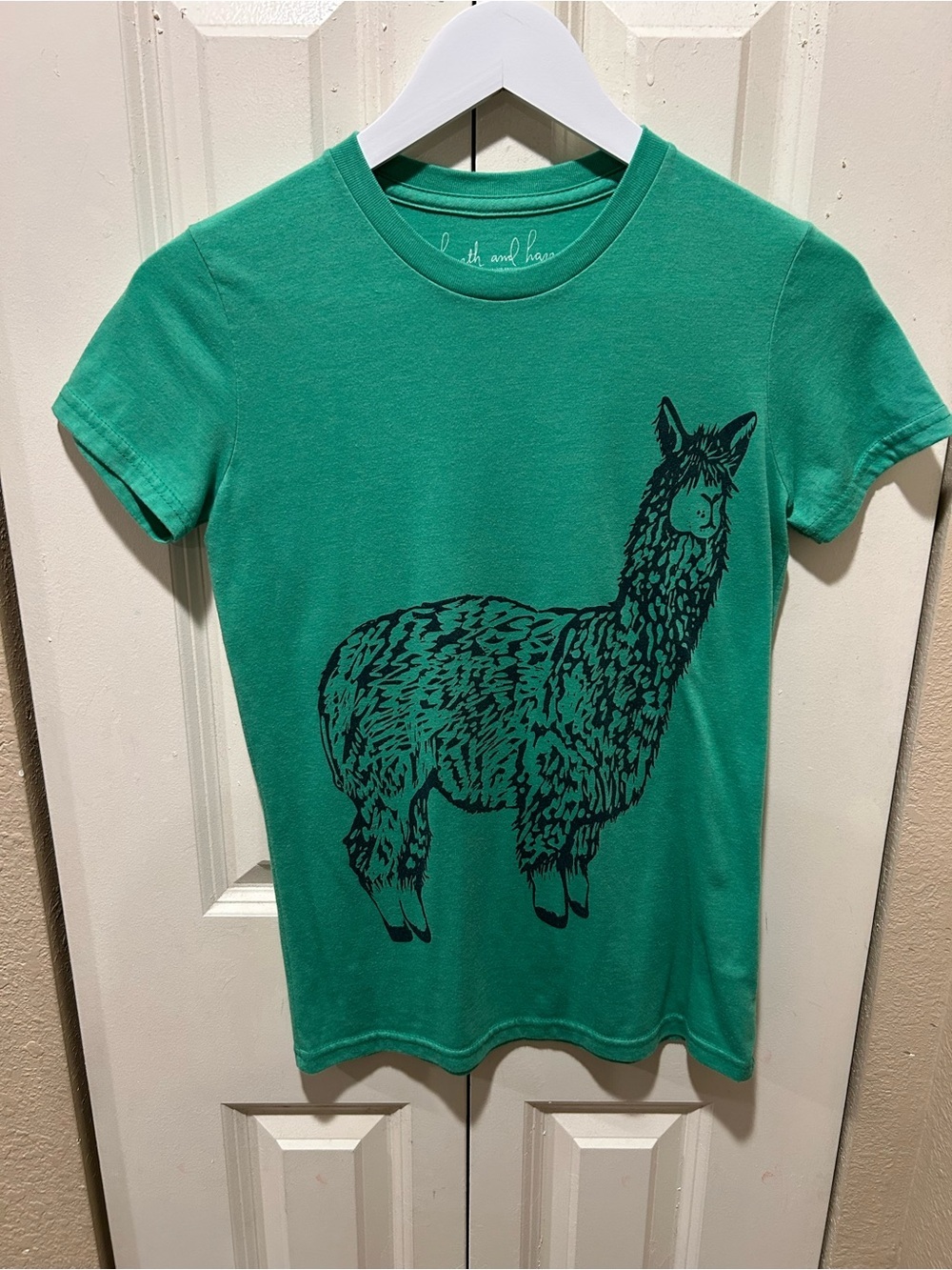 Heart & Harrow Organic Cotton Lama Womens Tee , XS